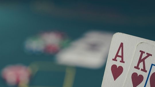 Le bluff: une arme redoutable dans le poker mais aussi dans d’autre jeux